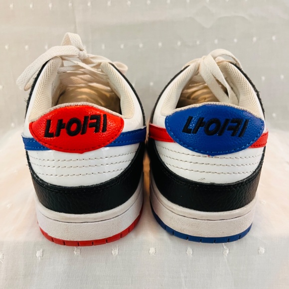 Limited Edition Nike Dunk Low Seoul South Korea Sneakers - Picture 3 of 4